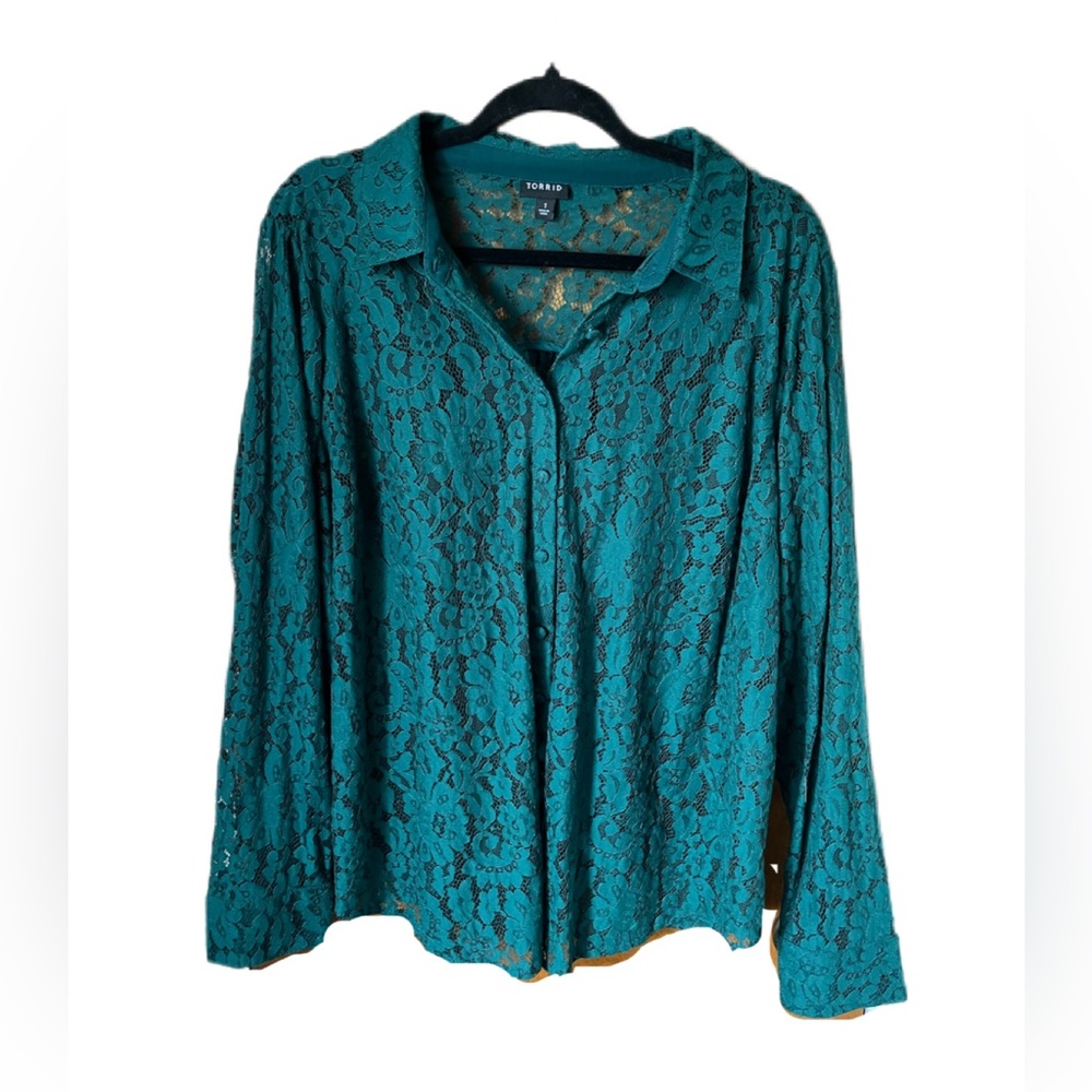 Torrid Madison Lace Green Holiday Collared Button Down Long Sleeve
